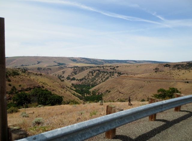  [Mile 301] The long path up from the distance. — in Klickitat, WA.